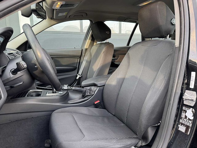 Bmw 3-serie touring 318i cent.hi.ex. 2017 | s-064-fz iaw - afbeelding 13 van  25