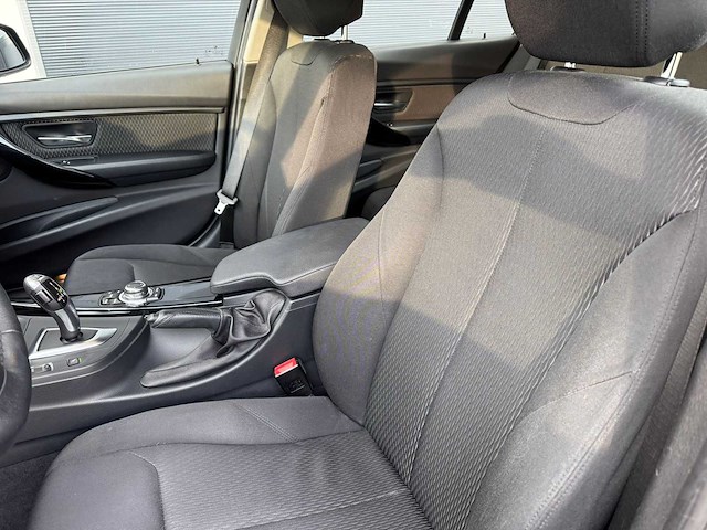 Bmw 3-serie touring 318i cent.hi.ex. 2017 | s-064-fz iaw - afbeelding 14 van  25