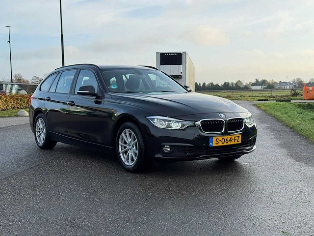 Bmw 3-serie touring 318i cent.hi.ex. 2017 | s-064-fz iaw - afbeelding 21 van  25