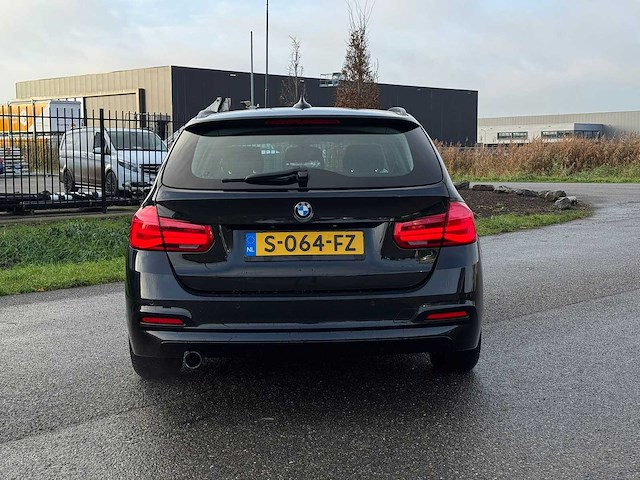 Bmw 3-serie touring 318i cent.hi.ex. 2017 | s-064-fz iaw - afbeelding 22 van  25