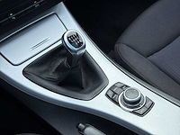 Bmw 3-serie touring 318i | t-744-vf i - afbeelding 21 van  34