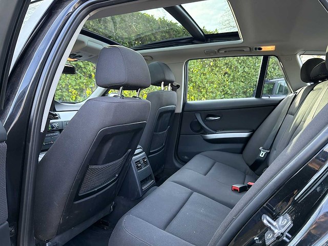 Bmw 3-serie touring 318i | t-744-vf i - afbeelding 25 van  34