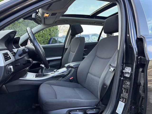 Bmw 3-serie touring 318i | t-744-vf i - afbeelding 23 van  34