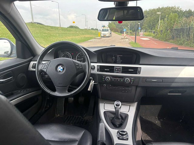 Bmw 3-serie touring 320i business line | 98-jkh-2 i - afbeelding 7 van  13