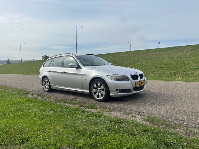 Bmw 3-serie touring 320i business line | 98-jkh-2 i - afbeelding 9 van  13