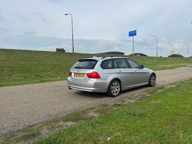 Bmw 3-serie touring 320i business line | 98-jkh-2 i - afbeelding 6 van  13