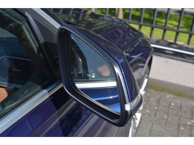 Bmw 3-serie touring 320i executive personenauto - afbeelding 2 van  49