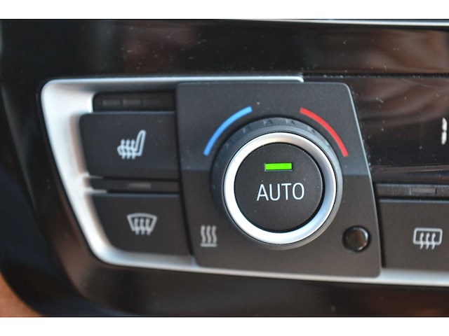 Bmw 3-serie touring 320i executive personenauto - afbeelding 13 van  49