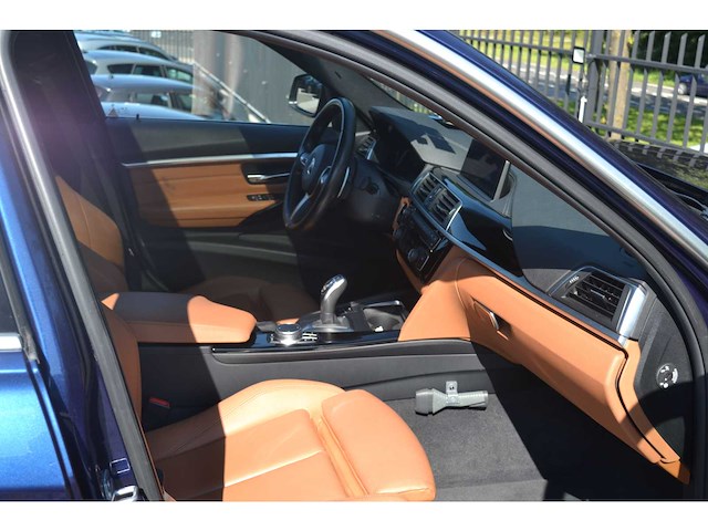 Bmw 3-serie touring 320i executive personenauto - afbeelding 27 van  49