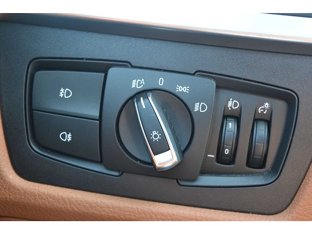 Bmw 3-serie touring 320i executive personenauto - afbeelding 30 van  49