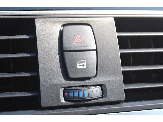Bmw 3-serie touring 320i executive personenauto - afbeelding 42 van  49