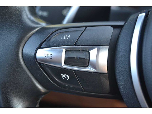 Bmw 3-serie touring 320i executive personenauto - afbeelding 43 van  49