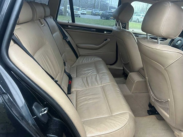 Bmw 3-serie touring 320i executive | youngtimer | 22-hr-px - afbeelding 10 van  17
