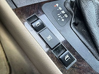 Bmw 3-serie touring 320i executive | youngtimer | 22-hr-px - afbeelding 24 van  25