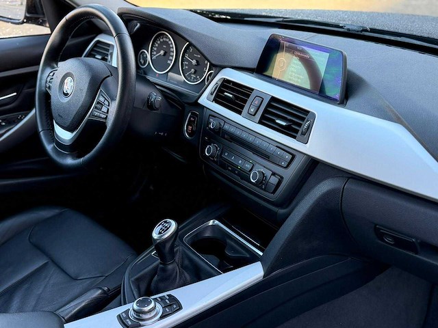 Bmw 3-serie touring 320i high executive 11-zkh-1 - afbeelding 8 van  22