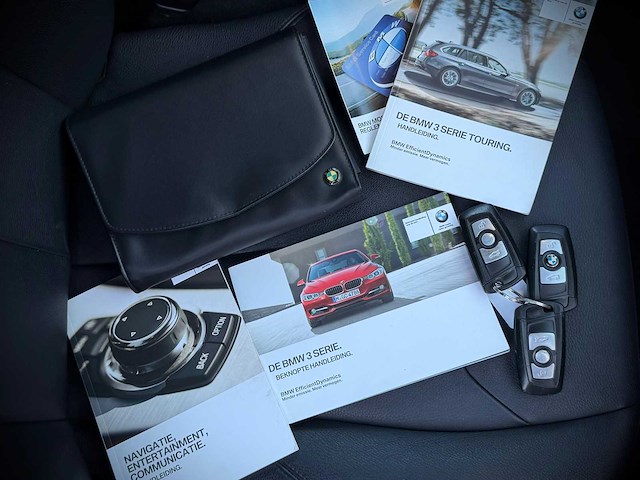 Bmw 3-serie touring 320i high executive 11-zkh-1 - afbeelding 15 van  22