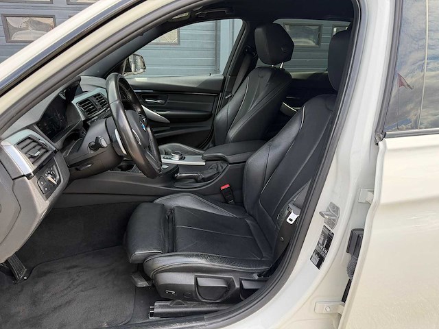 Bmw 3-serie touring 320i high executive m sport | nv-708-v i - afbeelding 14 van  19