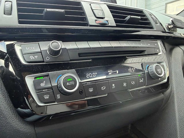 Bmw 3-serie touring 320i high executive m sport | nv-708-v i - afbeelding 17 van  19