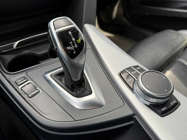 Bmw 3-serie touring 320i high executive m sport | nv-708-v i - afbeelding 13 van  14