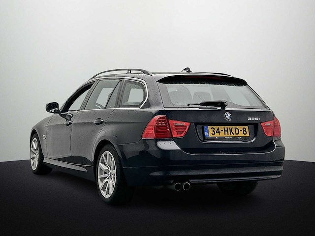 Bmw 3-serie touring 325xi high executive 2009 | 34-hkd-8 - afbeelding 2 van  17