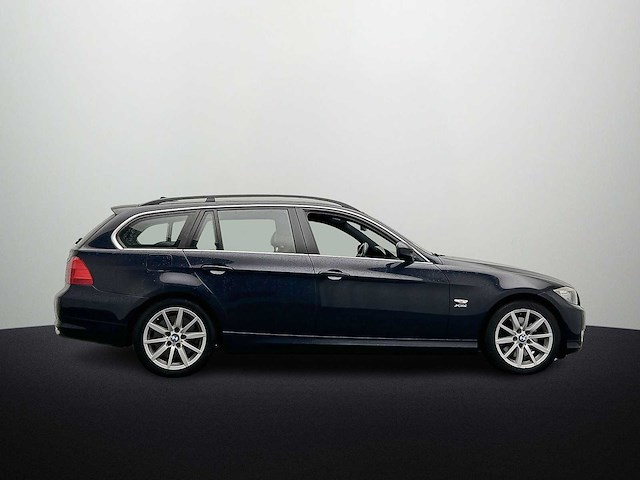 Bmw 3-serie touring 325xi high executive 2009 - afbeelding 2 van  17