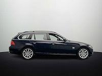 Bmw 3-serie touring 325xi high executive 2009 - afbeelding 2 van  17