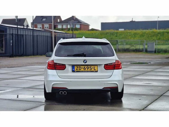 Bmw 3-serie touring 330d high executive | zd-695-l i - afbeelding 14 van  20