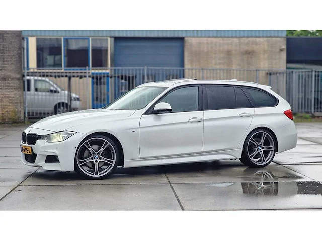 Bmw 3-serie touring 330d high executive | zd-695-l i - afbeelding 16 van  20