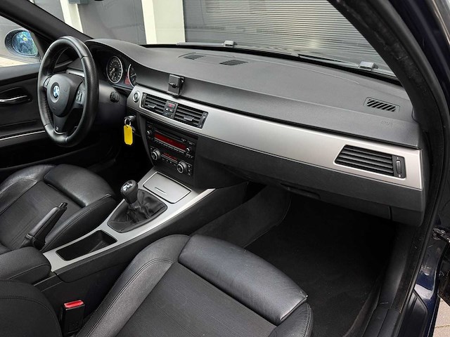 Bmw 3-serie touring 335i high executive 2008 | 17-zg-vj iaw - afbeelding 4 van  29