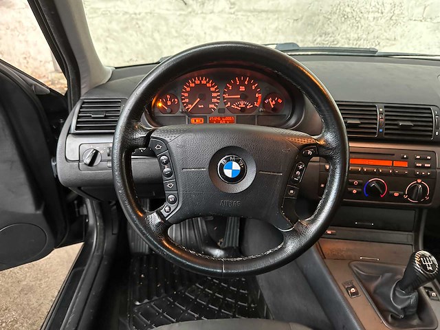 Bmw 316i touring black & silver 3-serie 114pk 2003, 62-lk-sl - afbeelding 15 van  40