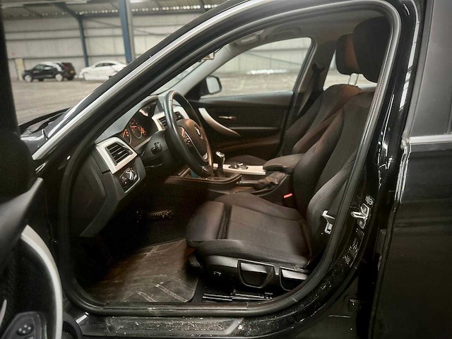 Bmw 316i touring xexecutive; 2-tjt-55 - afbeelding 12 van  16