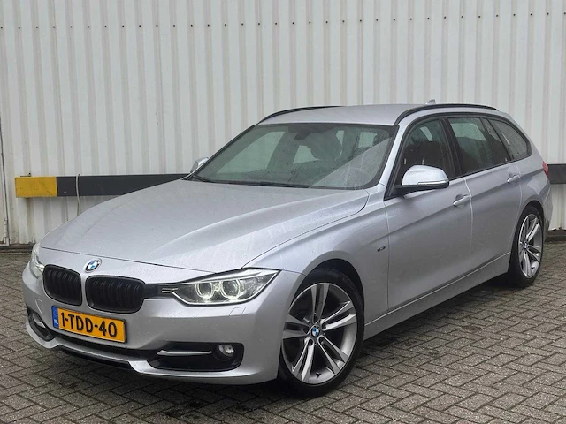 Bmw 316itouring executive sport automaat * 1-tdd-40 - afbeelding 1 van  18