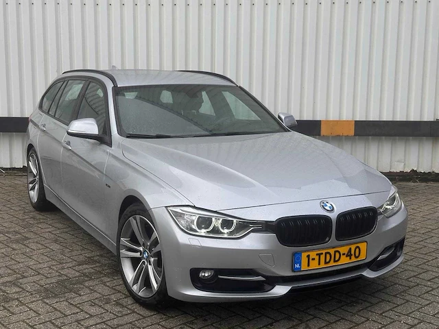 Bmw 316itouring executive sport automaat * 1-tdd-40 - afbeelding 13 van  18