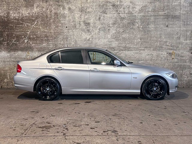 Bmw 318i 2.0 3-serie 143pk 2010, s-579-np - afbeelding 2 van  45