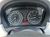Bmw 318i 2.0 3-serie 143pk 2010, s-579-np - afbeelding 19 van  45
