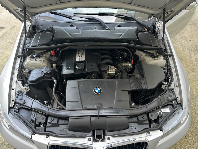 Bmw 318i 2.0 3-serie 143pk 2010, s-579-np - afbeelding 35 van  45