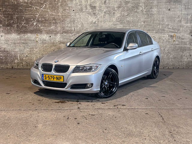 Bmw 318i 2.0 3-serie 143pk 2010, s-579-np - afbeelding 34 van  45