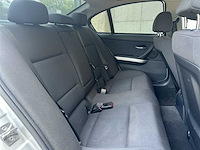 Bmw 318i 2.0 3-serie 143pk 2010, s-579-np - afbeelding 18 van  27