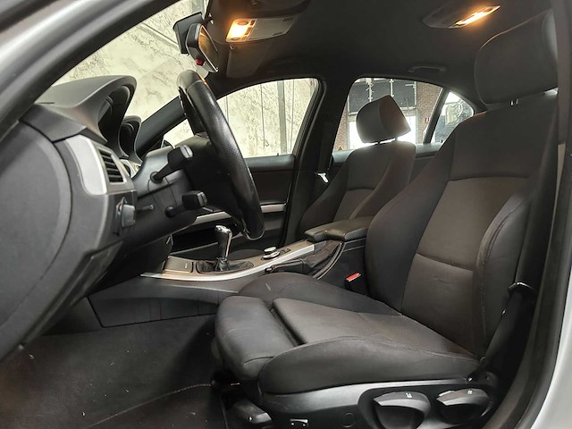 Bmw 318i business line 3-serie 143pk 2008, 73-glh-6 - afbeelding 26 van  44