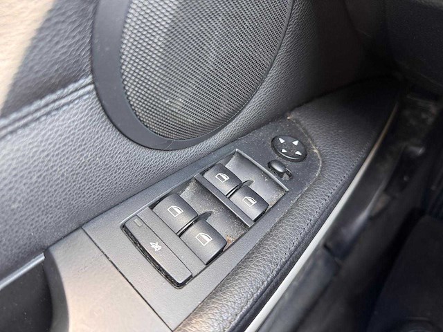 Bmw 318i corporate lease luxury line automaat; hz-817-n - afbeelding 4 van  8