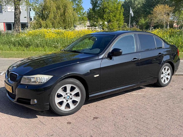 Bmw 318i corporate lease luxury line automaat; hz-817-n - afbeelding 1 van  8