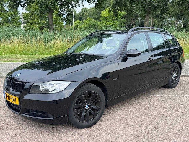 Bmw 318i touring business line, 17-tf-dv - afbeelding 1 van  14