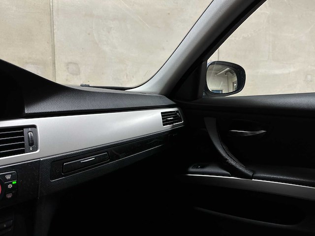 Bmw 318i touring business line 3-serie (origineel-nl), 22-ldh-4 - afbeelding 29 van  64