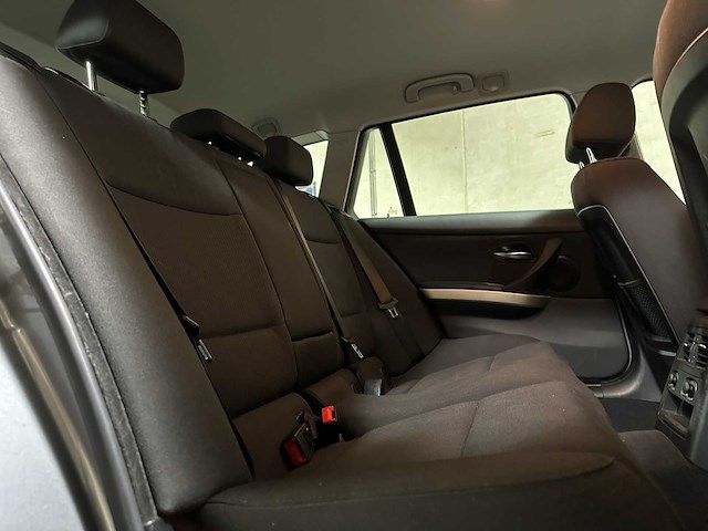 Bmw 318i touring business line 3-serie (origineel-nl), 22-ldh-4 - afbeelding 32 van  65