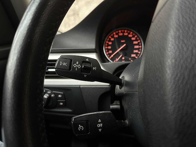 Bmw 318i touring corporate lease luxury line 136pk 2011 (origineel-nl) 3-serie, 51-skx-6 - afbeelding 14 van  31