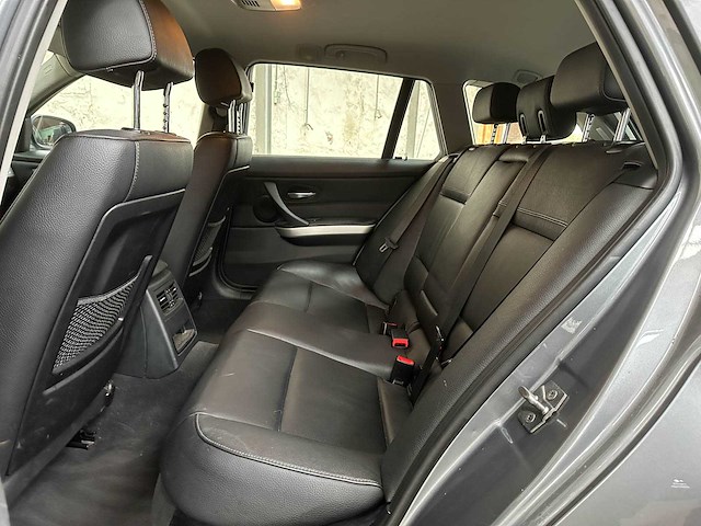 Bmw 318i touring corporate lease luxury line 136pk 2011 (origineel-nl) 3-serie, 51-skx-6 - afbeelding 20 van  31
