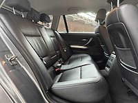 Bmw 318i touring corporate lease luxury line 136pk 2011 (origineel-nl) 3-serie, 51-skx-6 - afbeelding 22 van  31