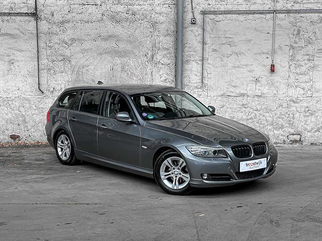 Bmw 318i touring corporate lease luxury line 136pk 2011 (origineel-nl) 3-serie, 51-skx-6 - afbeelding 29 van  31
