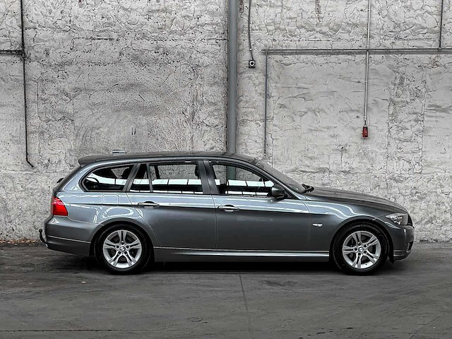 Bmw 318i touring corporate lease luxury line 136pk 2011 (origineel-nl) 3-serie, 51-skx-6 - afbeelding 31 van  31