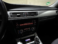 Bmw 318i touring high executive 3-serie 141pk 2008, 22-hnj-3 youngtimer - afbeelding 11 van  33